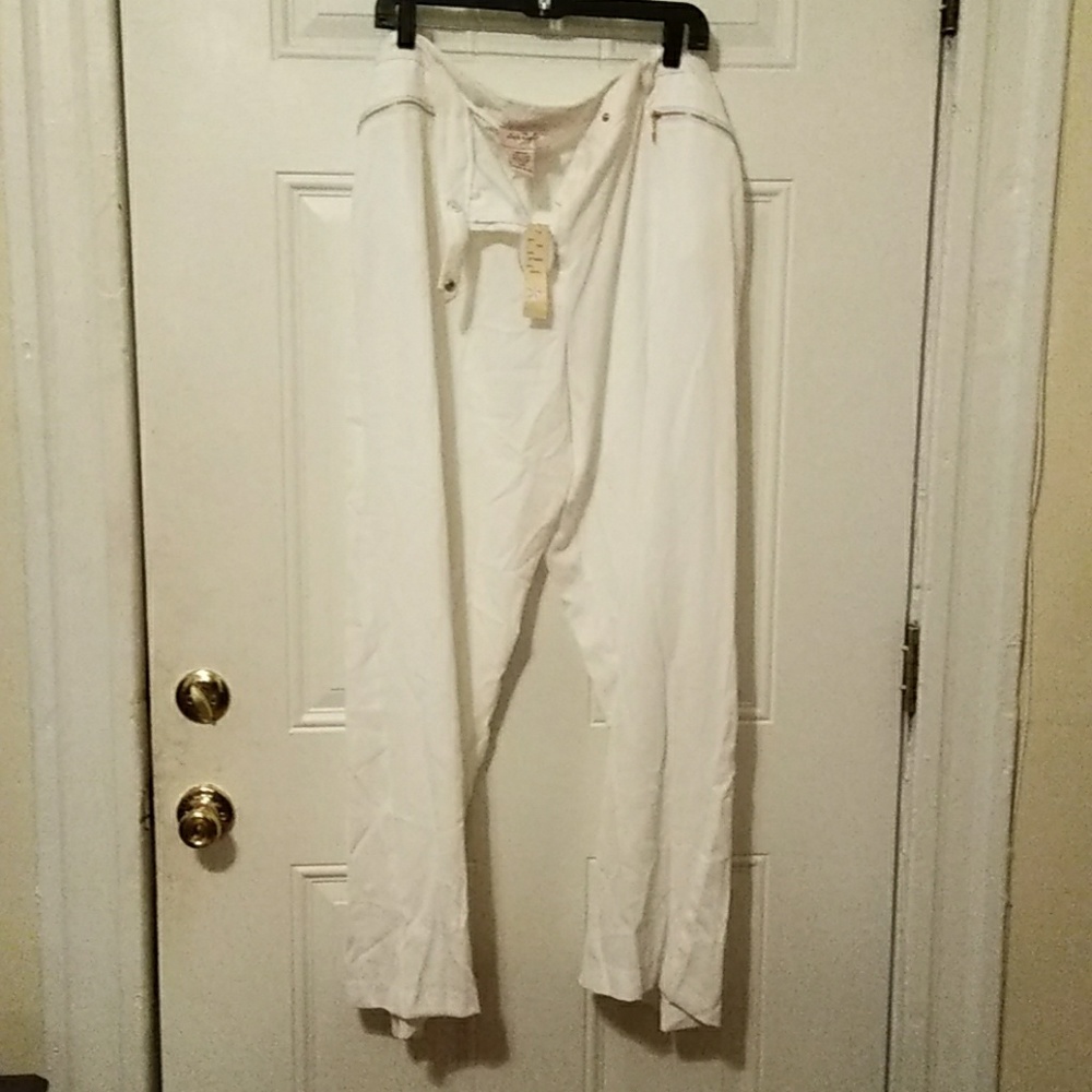 White trousers size 24w
